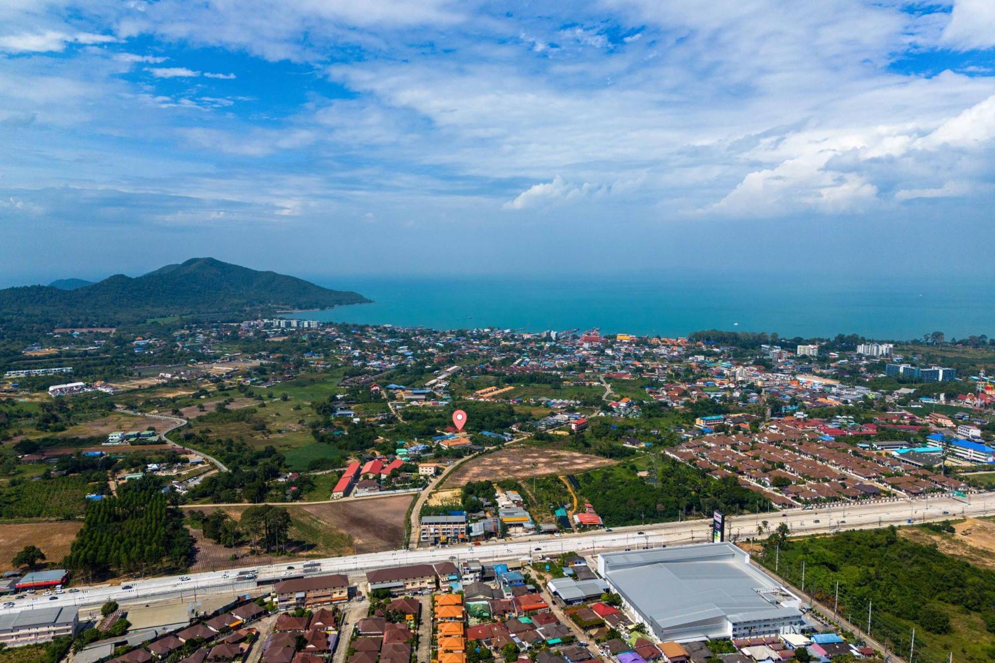 Siam Court Hotel And Resort Bang Sare Exteriör bild